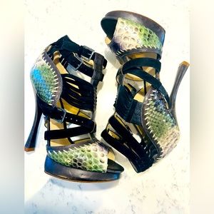 Alexandre Birman Python Pumps